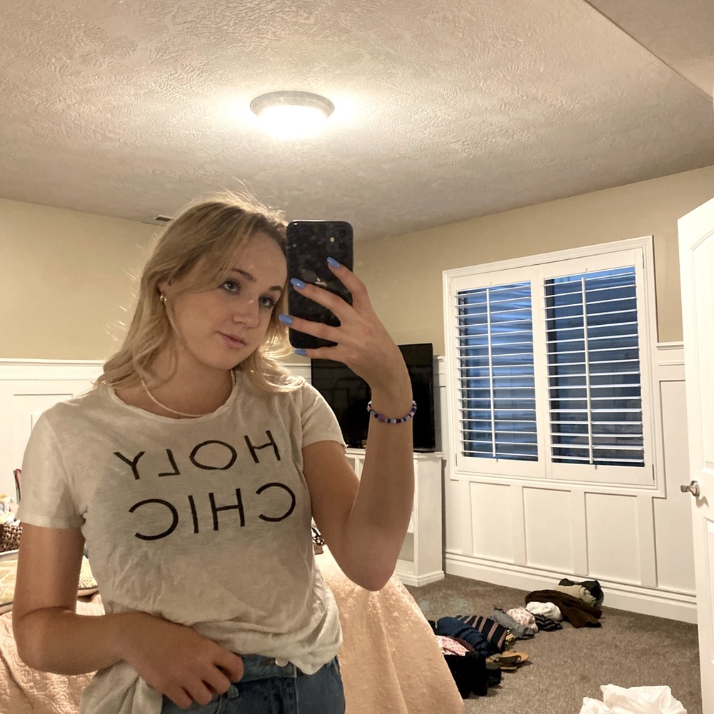 Holy chic design Old Navy T-shirt. Super fun and fresh. In great condition.